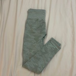 GYMSHARK CAMO LEGGINGS